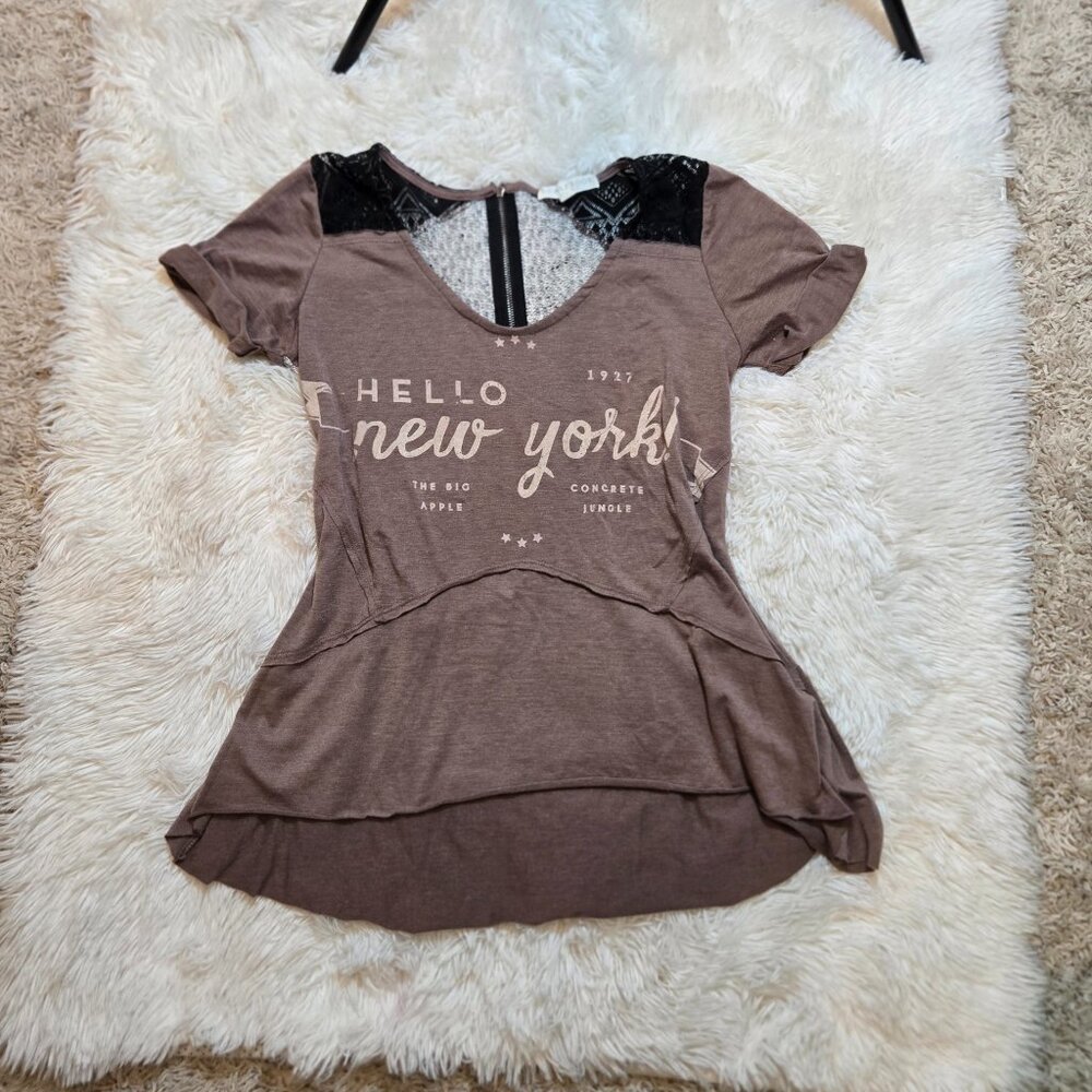 🌺Scrapbook Hello New York Lace Inset Short Sleeve Y2K Tunic Flowy T-shirt